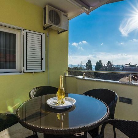 Apartman Mladenka Sukosan Exterior photo